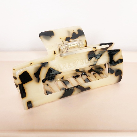 PARK AND BUZZ Jumbo 5” Eco Acetate Hair Claw Clip - Chic Beige Shell - Picture 2 of 6